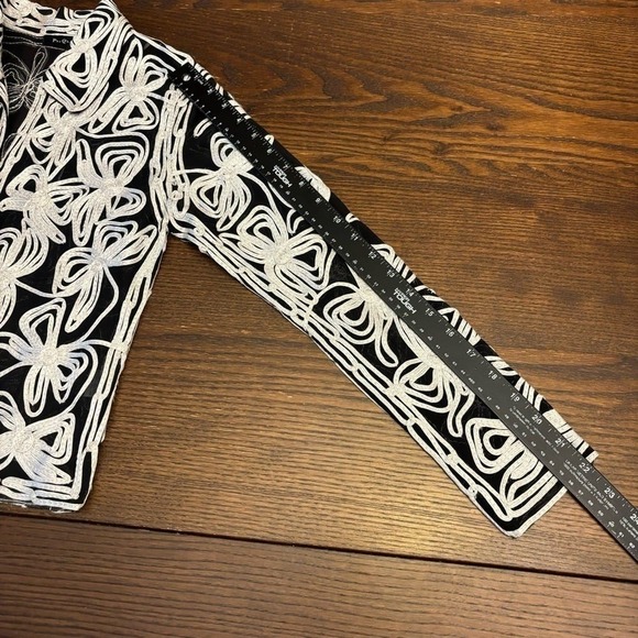 P's & Q's Women's Jacket Full Zip Size Small Embroidered 3D Bow Designs Travel - Picture 6 of 12